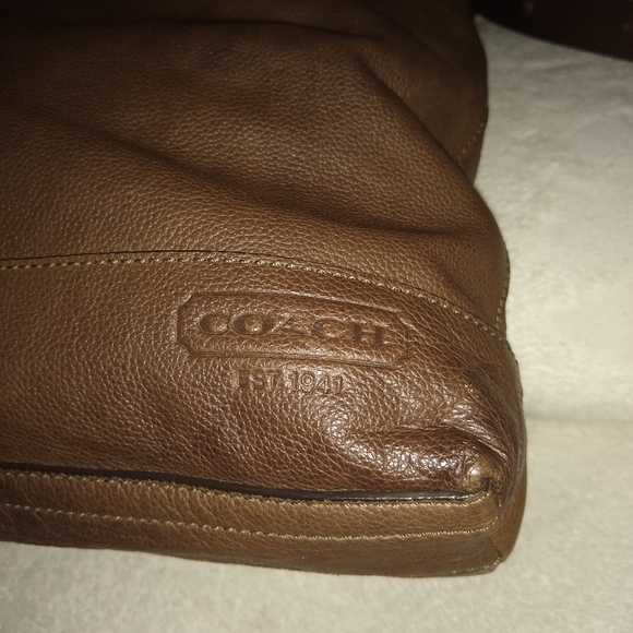 Coach Thompson unisex leather crossbody.70308 - Picture 6 of 12